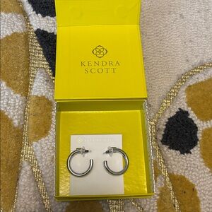 NWT Kendra Scott Collette silver hoop earrings